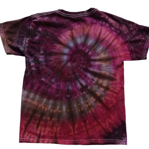 Tie Dye Red Wine & Chocolate colored Spiral Design in Youth Medium - Picture 3 of 4